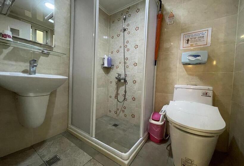 تختخواب و صبحانه N. Castle