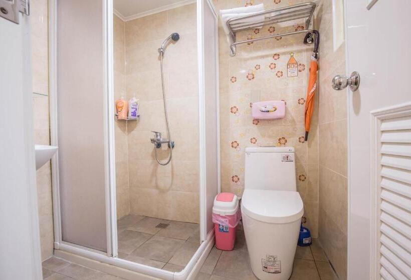 تختخواب و صبحانه N. Castle