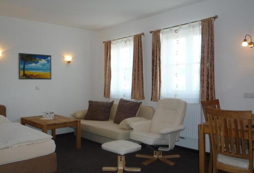 Отель Echinger Hof