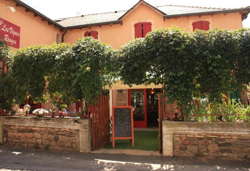 Отель Hôtel Les Vignes Rouges