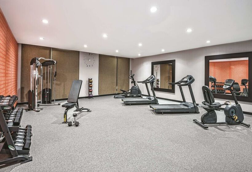 Отель La Quinta By Wyndham Dallas Grand Prairie North