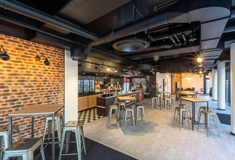 Me And All Hotel Dusseldorf, By Hyatt