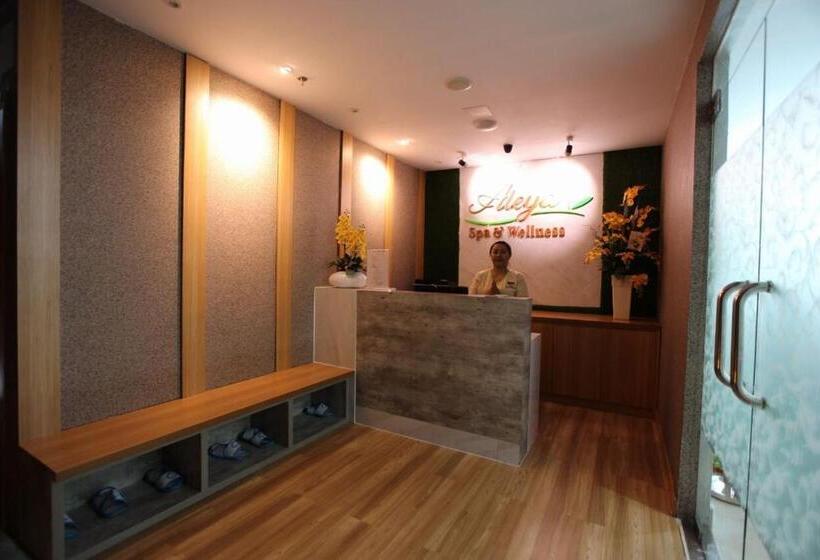 هتل Odua Weston Jambi