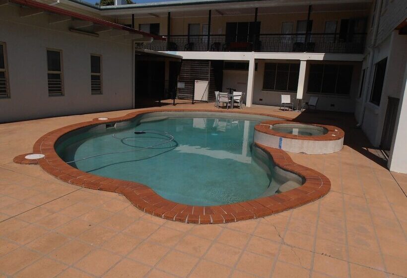 فندق على الطريق Buzers