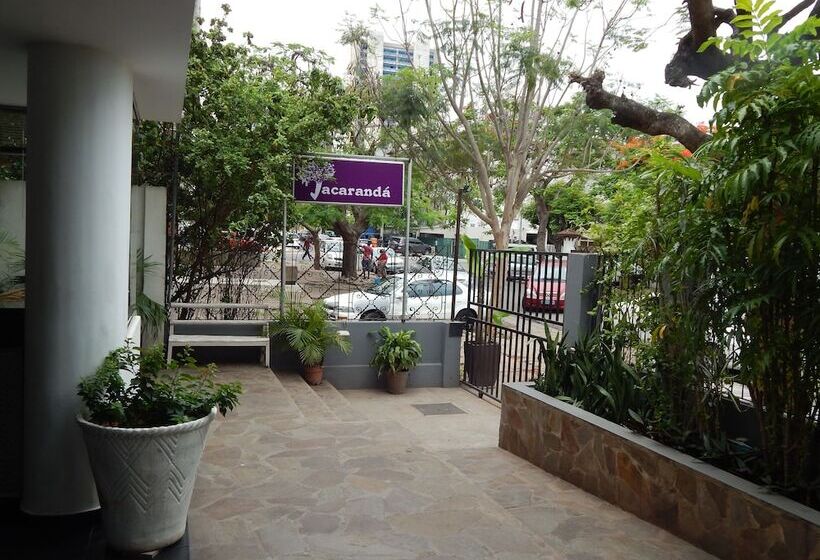 بنسيون Jacaranda Guesthouse