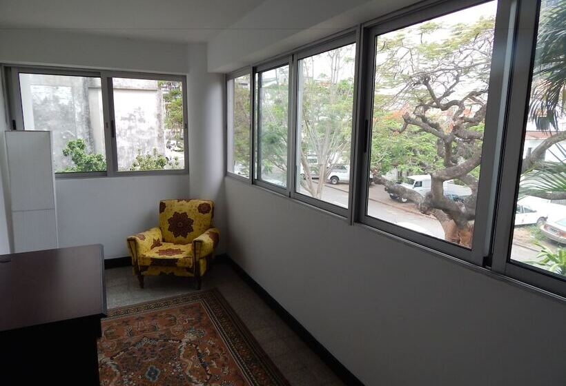 بنسيون Jacaranda Guesthouse