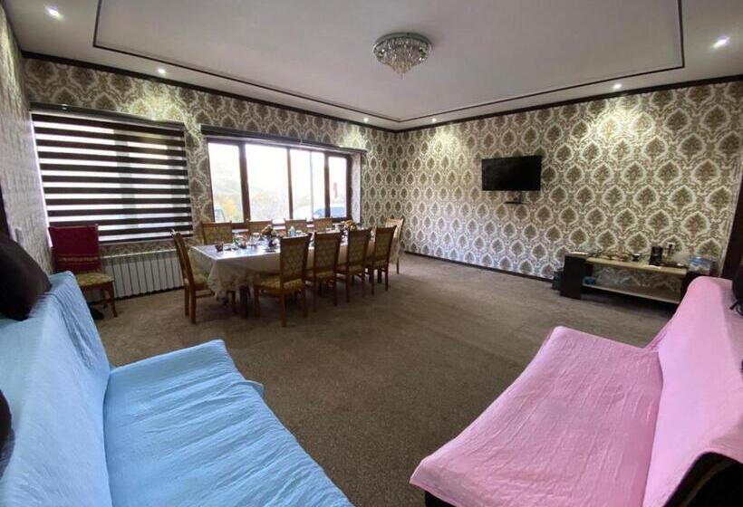 فندق صغير Uhum Guesthouse Nuratau Mountain