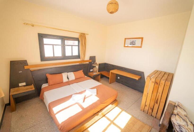 تختخواب و صبحانه Adventurekeys Surf Yoga Cowork