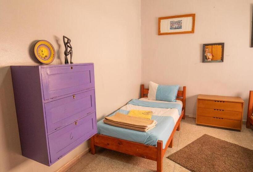 تختخواب و صبحانه Adventurekeys Surf Yoga Cowork