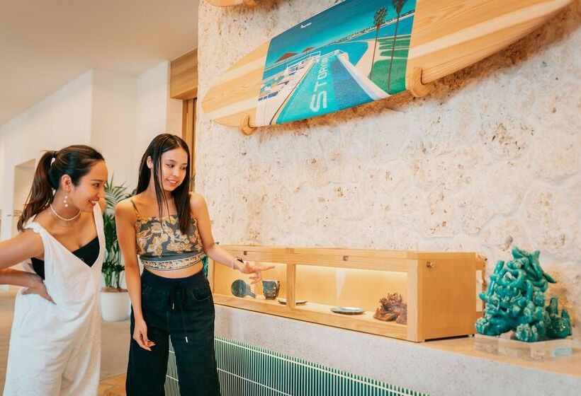 ホテル The Senagajima Storyline