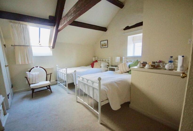 بنسيون Clyde House