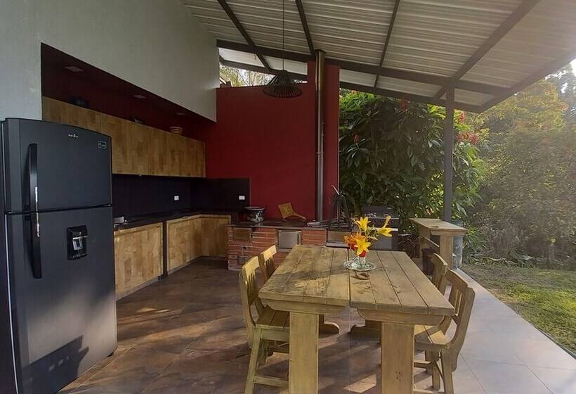 پانسیون Wayra Natura