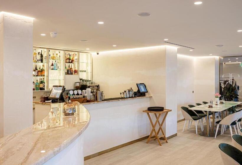Tavel Hotel & Spa