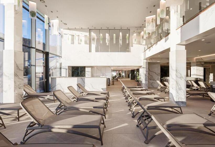 Tavel Hotel & Spa