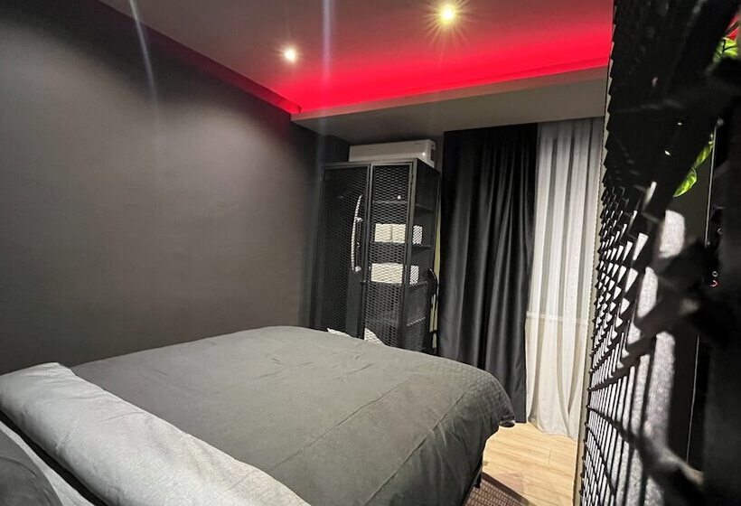 여관 Thalia Suites