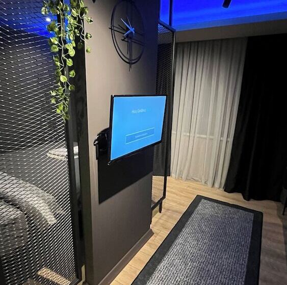 여관 Thalia Suites