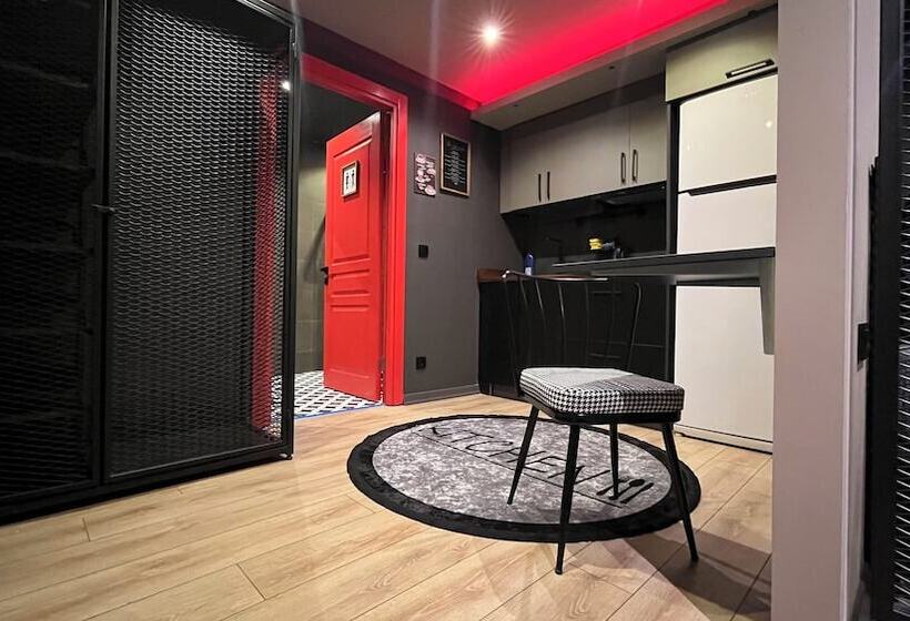 여관 Thalia Suites