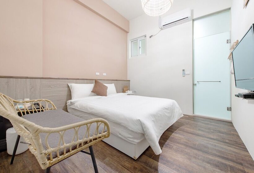 تختخواب و صبحانه H& 嶼光風格旅店 L 彩虹石榴 L 囍福園閤