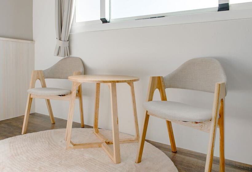 تختخواب و صبحانه H& 嶼光風格旅店 L 彩虹石榴 L 囍福園閤