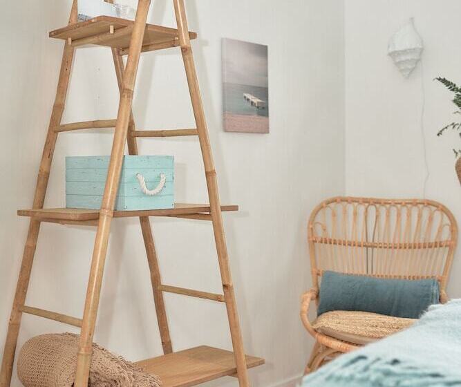 펜션 Naissaaren Villa Valo