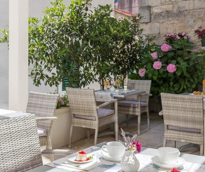 تختخواب و صبحانه Balatura The Fine Bed&breakfast Split