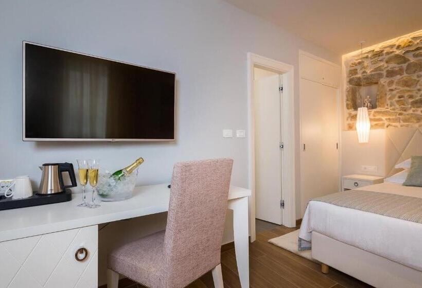 تختخواب و صبحانه Balatura The Fine Bed&breakfast Split