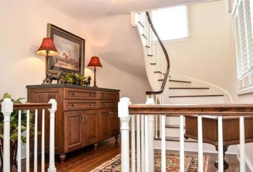 住宿加早餐  Inn At Evergreen