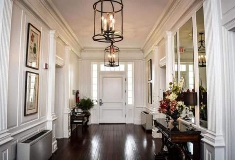 住宿加早餐  Inn At Evergreen