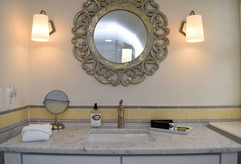 住宿加早餐  Inn At Evergreen