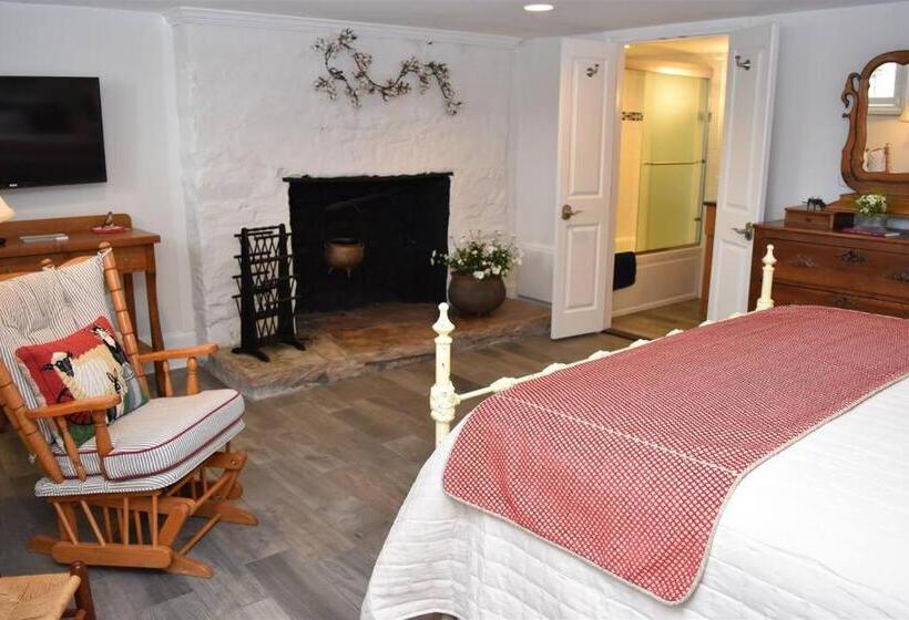 住宿加早餐  Inn At Evergreen