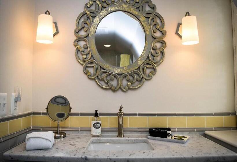 住宿加早餐  Inn At Evergreen