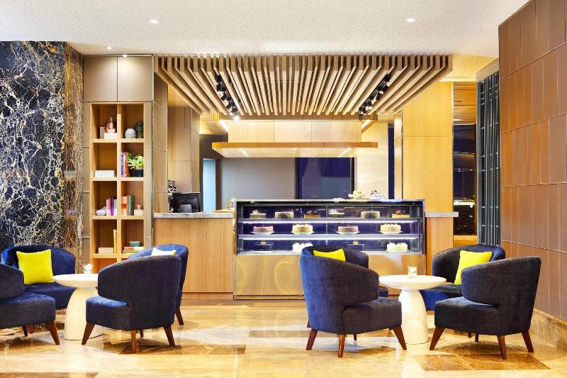 בית מלון כפרי Four Points By Sheraton Surabaya, Tunjungan Plaza