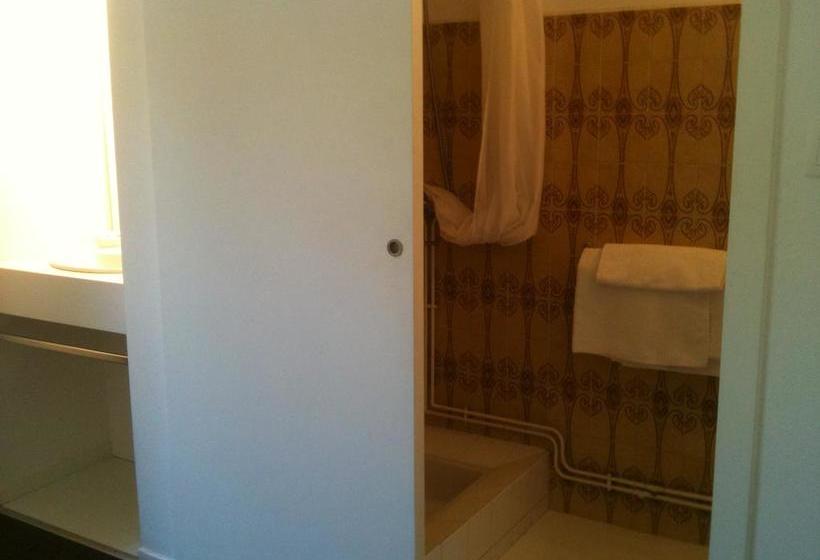 فندق Hôtel De La Paix