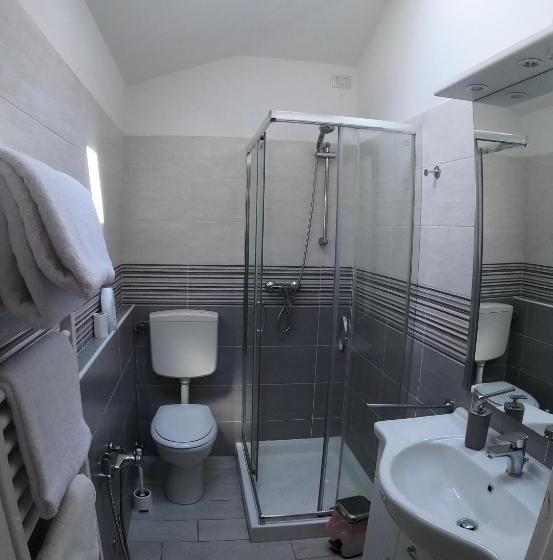 تختخواب و صبحانه Bella Vita Guesthouse  Parcheggio Privato Interno