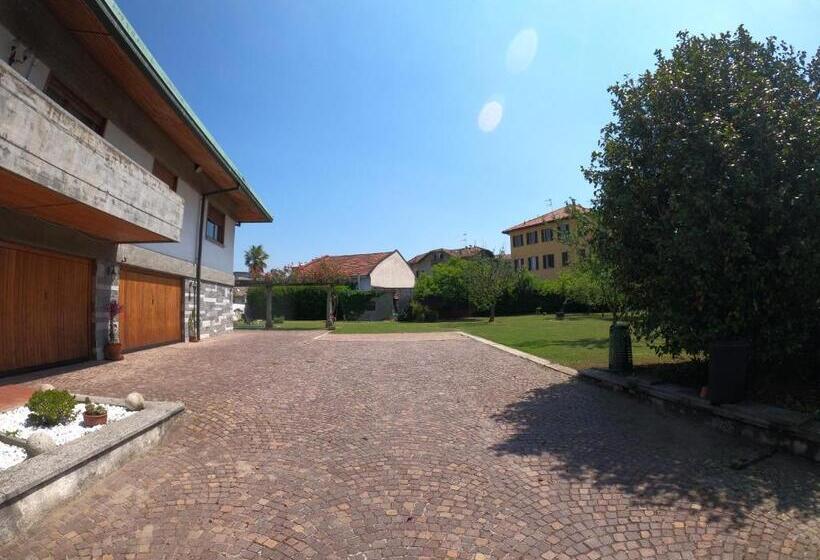 تختخواب و صبحانه Bella Vita Guesthouse  Parcheggio Privato Interno