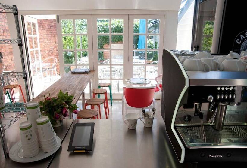 تختخواب و صبحانه Lowena Cafe And Accommodation