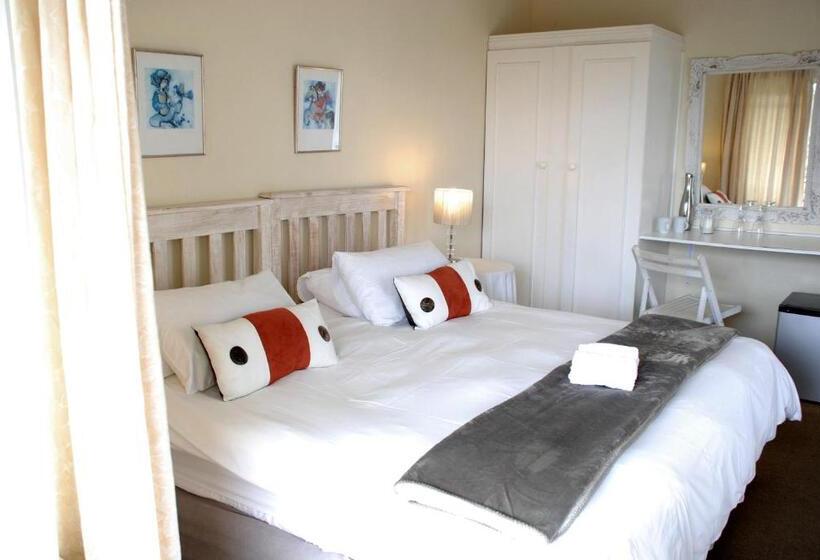 تختخواب و صبحانه Mandalay Guest House Plettenberg Bay