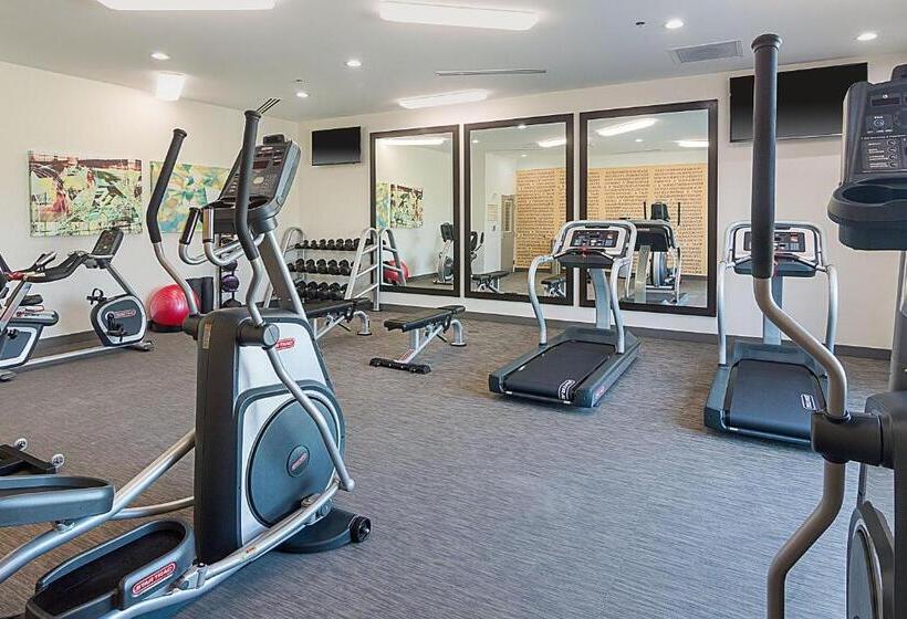 هتل Four Points By Sheraton Plano