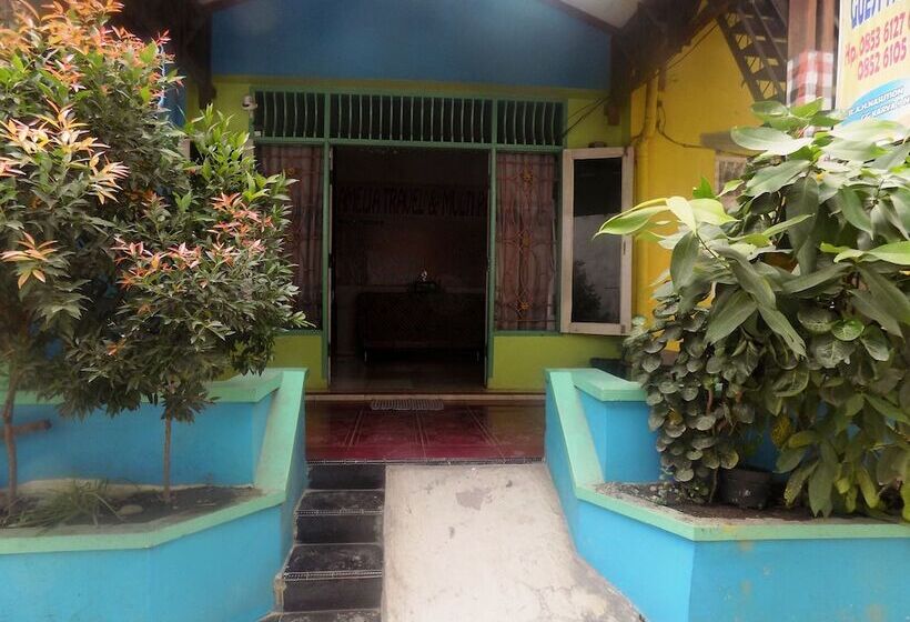 פנסיון Amelia 2 Guest House
