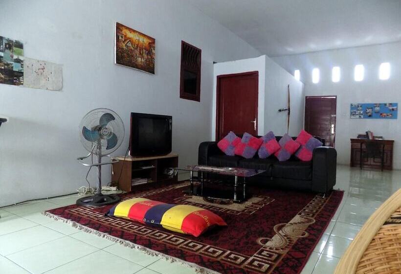 פנסיון Amelia 2 Guest House