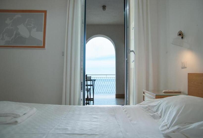 پانسیون Mediterraneo Guesthouse