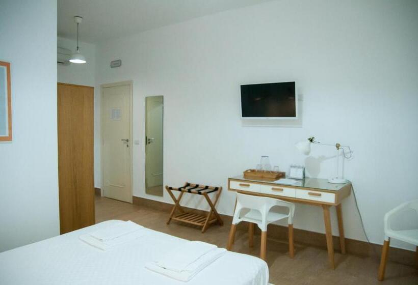 پانسیون Mediterraneo Guesthouse