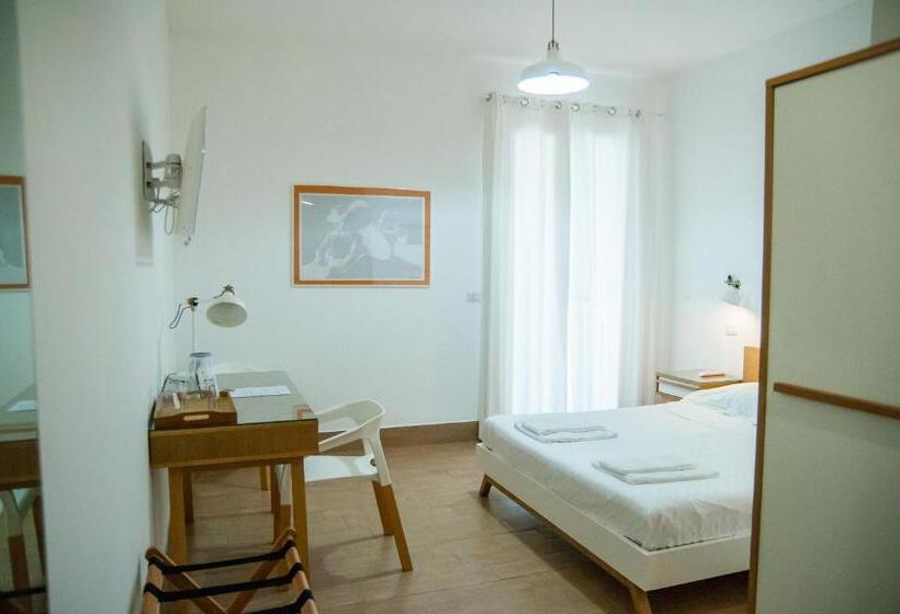 پانسیون Mediterraneo Guesthouse