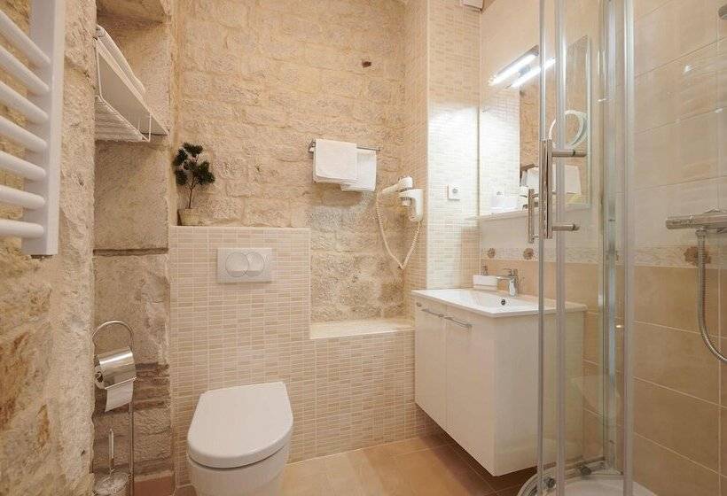 پانسیون Palace Central Square