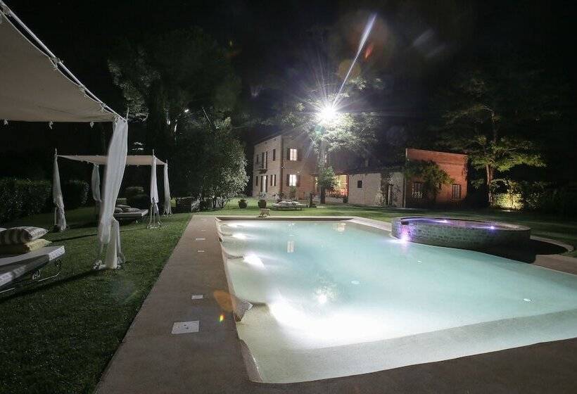 مبيت وإفطار Relais Montemaggiore