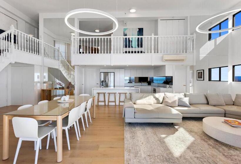 Burleigh Esplanade Apartments