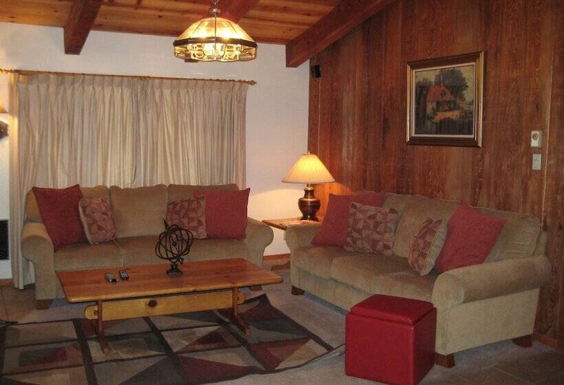 Chateau Sans Nom By Mammoth Reservation Bureau