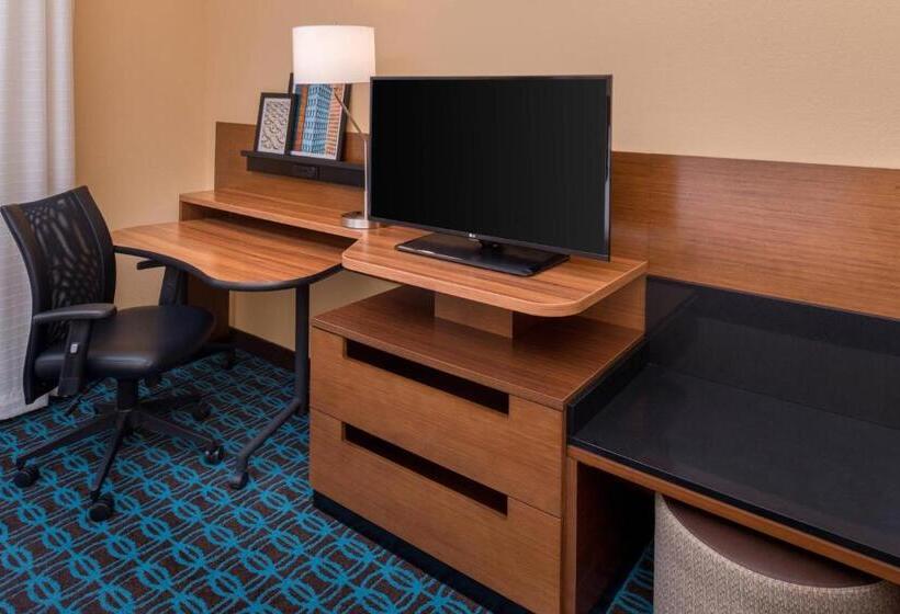 هتل Fairfield Inn & Suites By Marriott Huntington