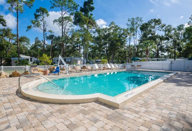 فندق Naples Rv Resort