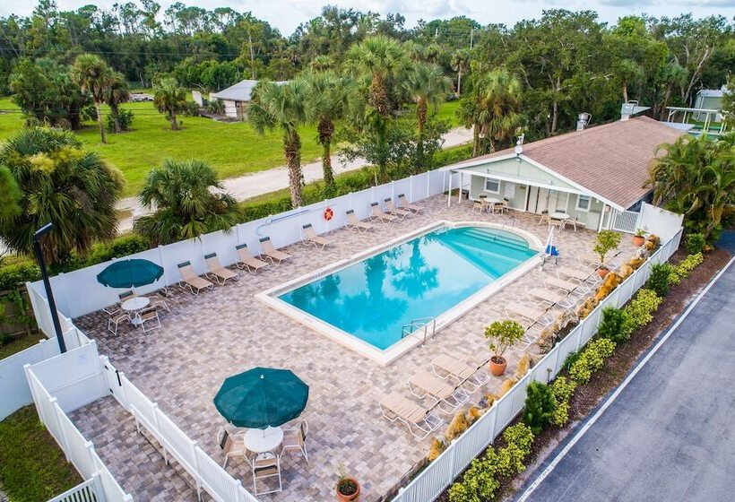 فندق Naples Rv Resort